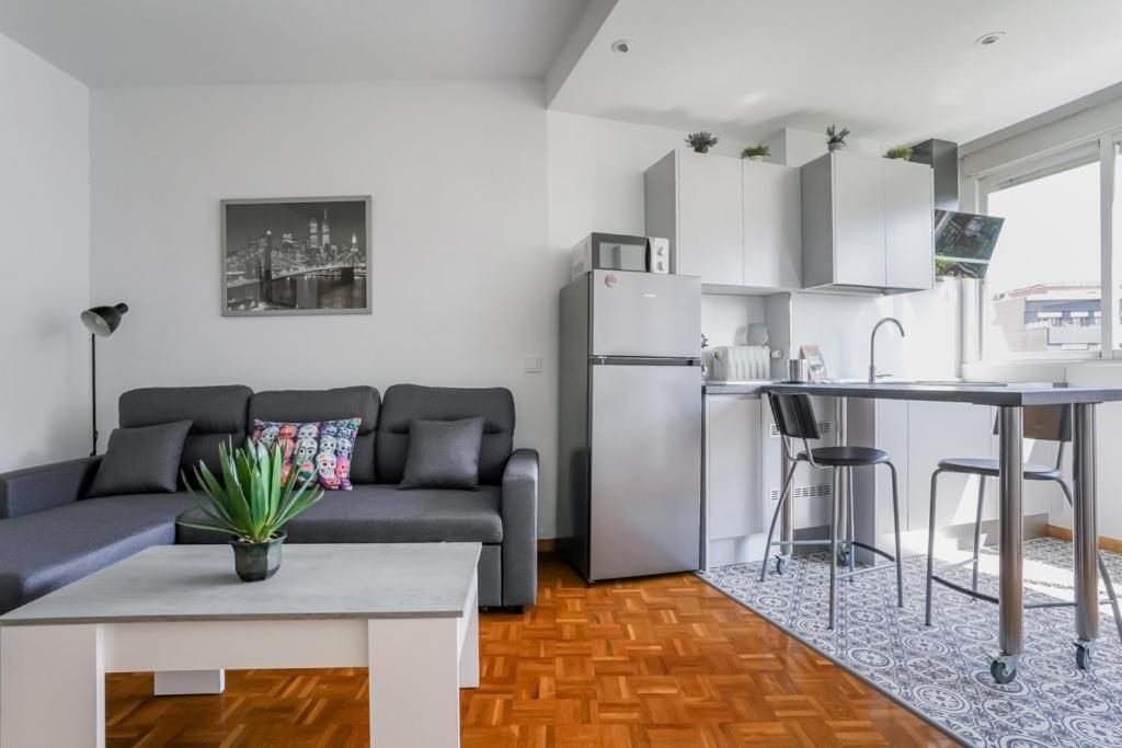 Cozy And Bright - 1 Bedroom 1 Bathroom - Salamanca Apartamento *